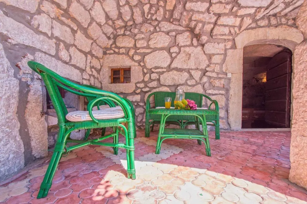Holiday Home In Kostelj 39300 Grižane 0*,