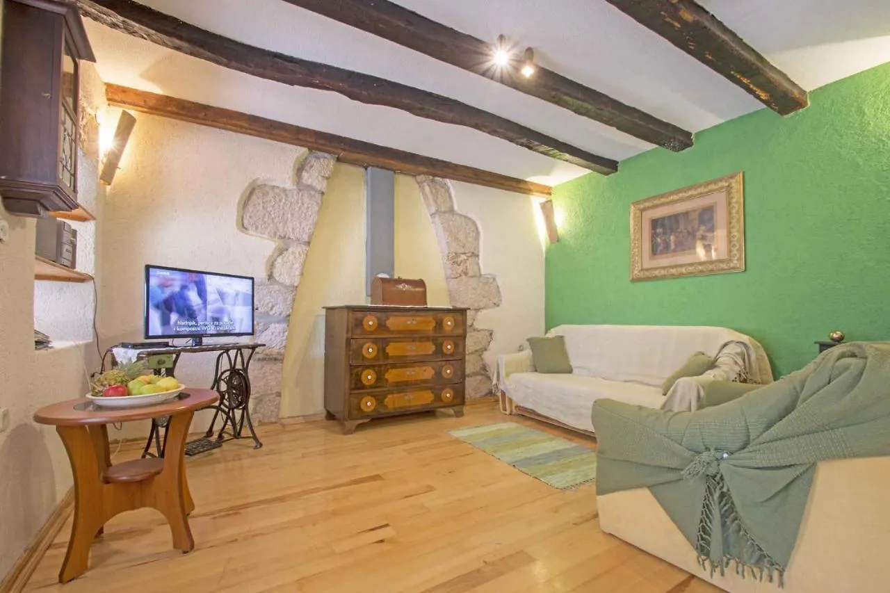 Holiday Home In Kostelj 39300 Grižane