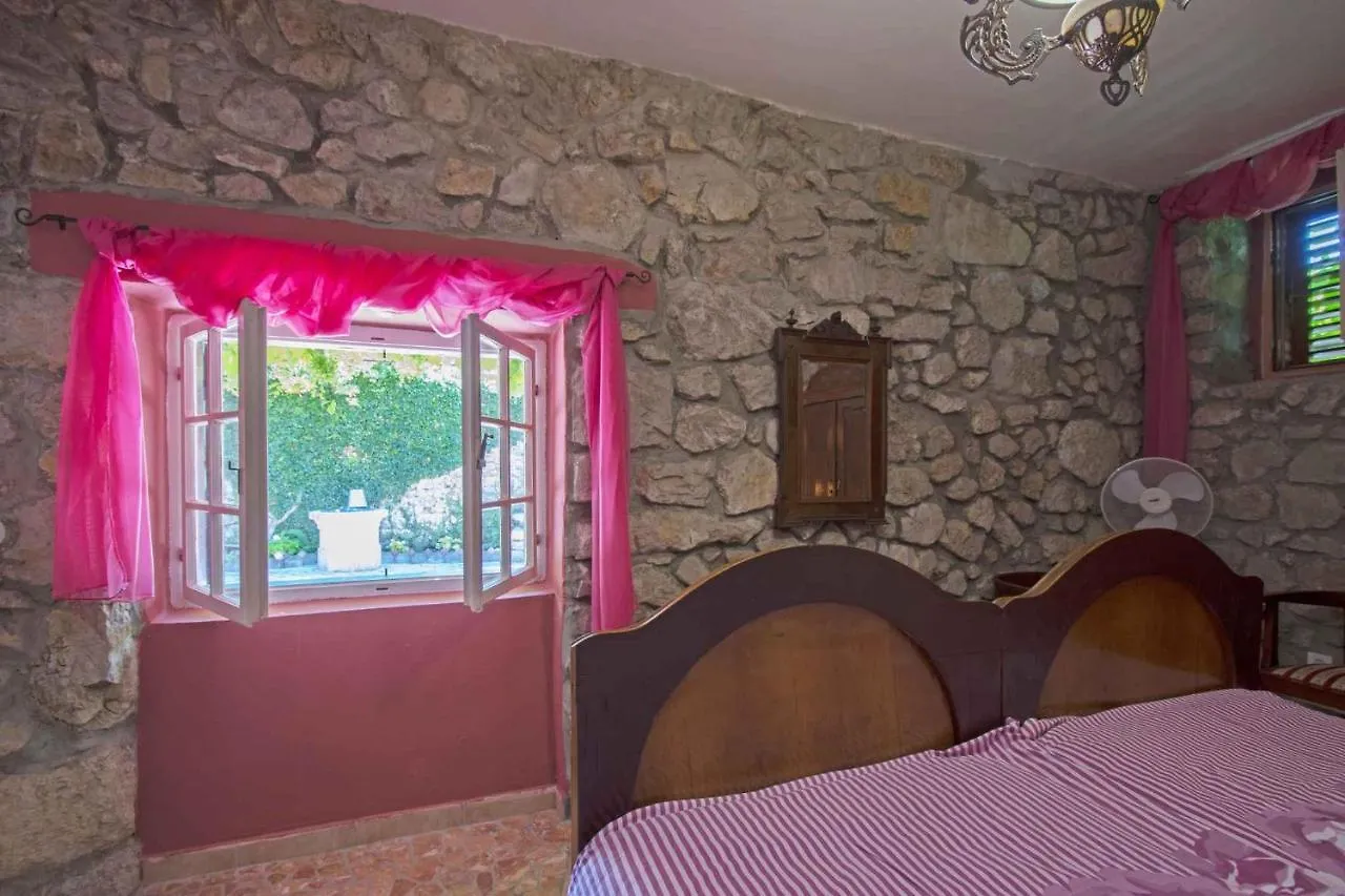 Grižane Holiday Home In Kostelj 39300 קרואטיה