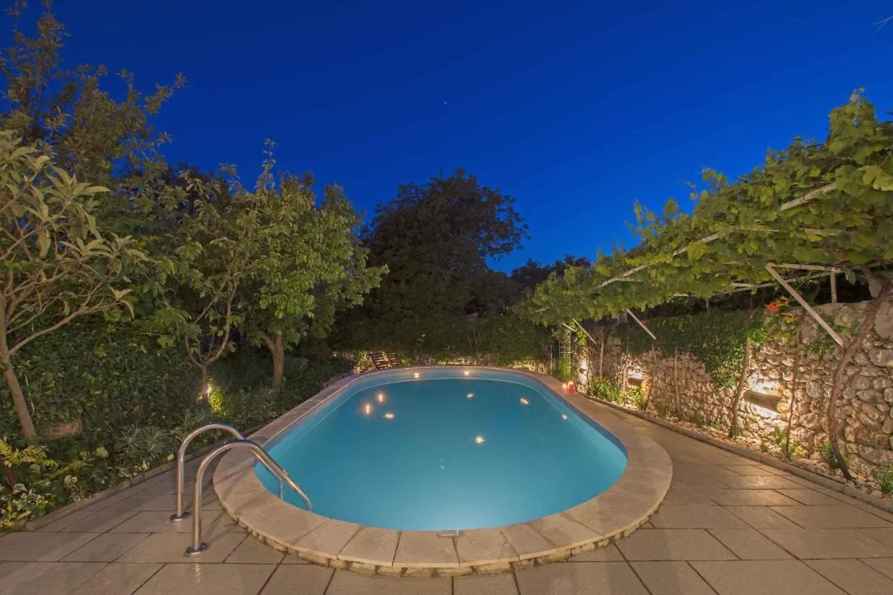 Holiday Home In Kostelj 39300 Grižane 0*,