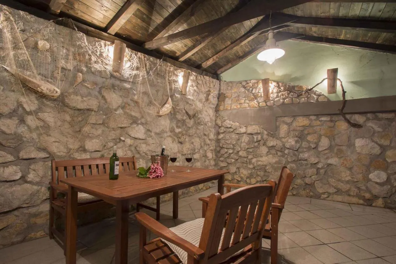 Grižane Holiday Home In Kostelj 39300