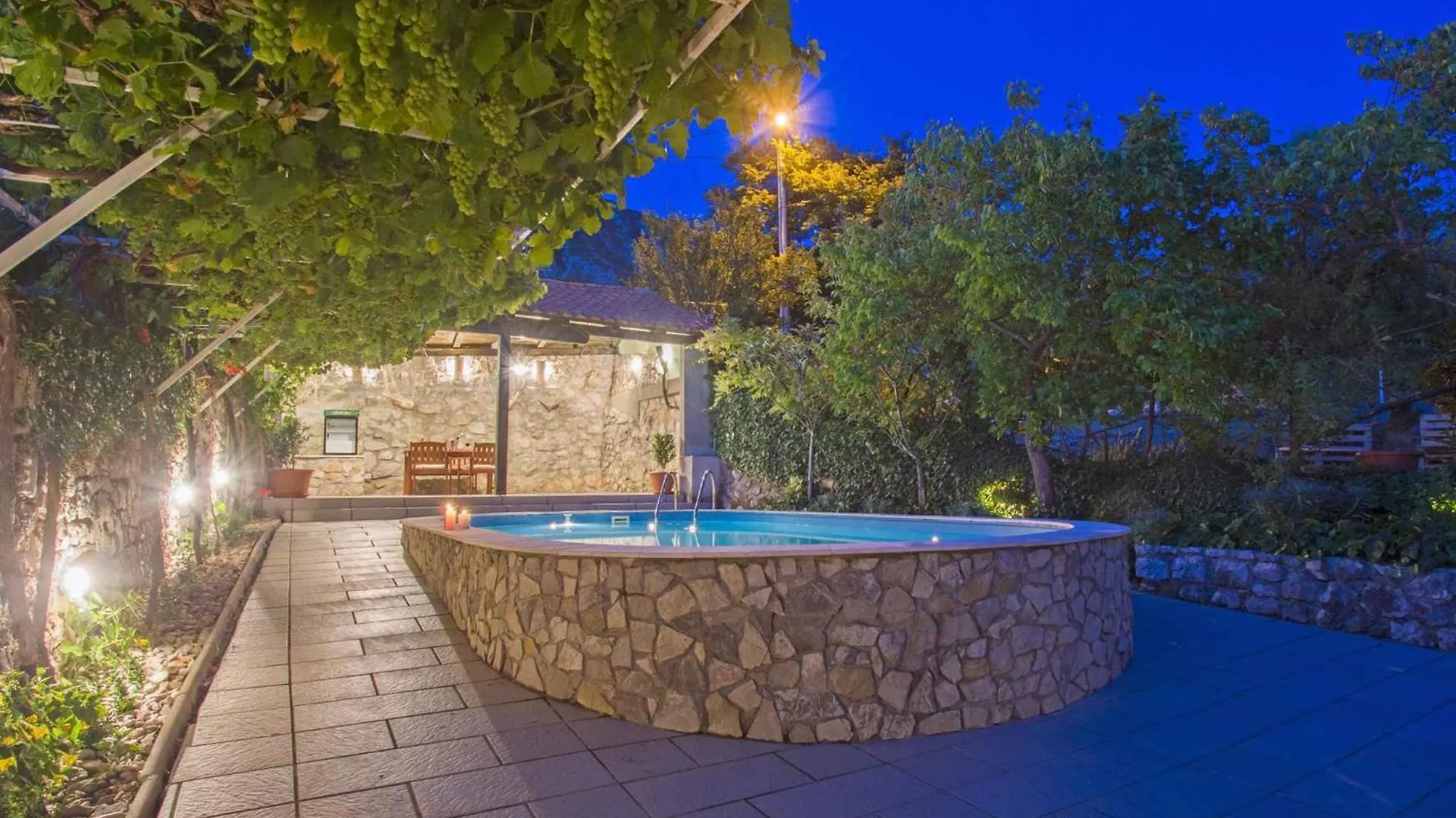 Grižane Holiday Home In Kostelj 39300